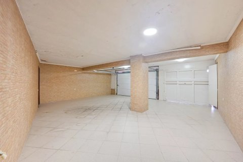 Сasa de 5 dormitorios en venta en Blanes, Gerona, Cataluña, Spain № 2470 - foto 18