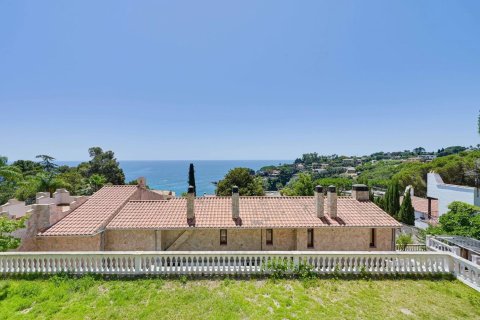 Сasa de 5 dormitorios en venta en Blanes, Gerona, Cataluña, Spain № 2470 - foto 23