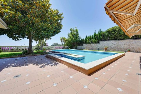 Сasa de 5 dormitorios en venta en Blanes, Gerona, Cataluña, Spain № 2470 - foto 17