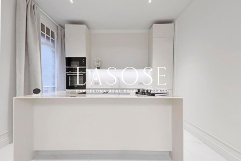 4 bedrooms apartment for sale in Eixample, Barcelona, Catalonia, Spain № 2466 - photo 2