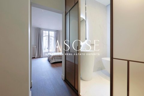 4 bedrooms apartment for sale in Eixample, Barcelona, Catalonia, Spain № 2466 - photo 21