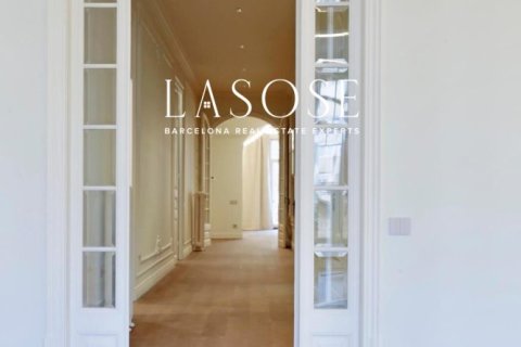 4 bedrooms apartment for sale in Eixample, Barcelona, Catalonia, Spain № 2466 - photo 28