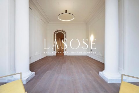 4 bedrooms apartment for sale in Eixample, Barcelona, Catalonia, Spain № 2466 - photo 8