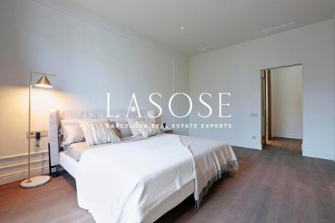 4 bedrooms apartment for sale in Eixample, Barcelona, Catalonia, Spain № 2466 - photo 16