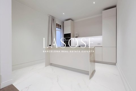 4 bedrooms apartment for sale in Eixample, Barcelona, Catalonia, Spain № 2466 - photo 9