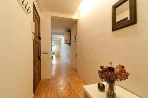 Apartamento de 2 dormitorios en venta en Ciudad Vieja, Barcelona, Cataluña, Spain № 2465 - foto 7