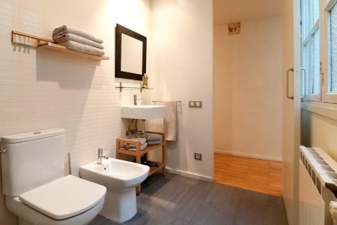 Apartamento de 2 dormitorios en venta en Ciudad Vieja, Barcelona, Cataluña, Spain № 2465 - foto 12