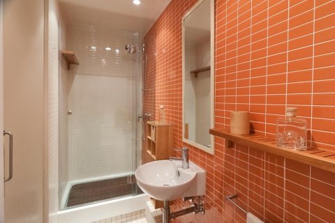 Apartamento de 2 dormitorios en venta en Ciudad Vieja, Barcelona, Cataluña, Spain № 2465 - foto 19