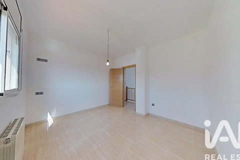 Сasa de 5 dormitorios en venta en Bellvei, Tarragona, Cataluña, Spain № 8394 - foto 12