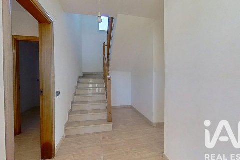 Сasa de 5 dormitorios en venta en Bellvei, Tarragona, Cataluña, Spain № 8394 - foto 28