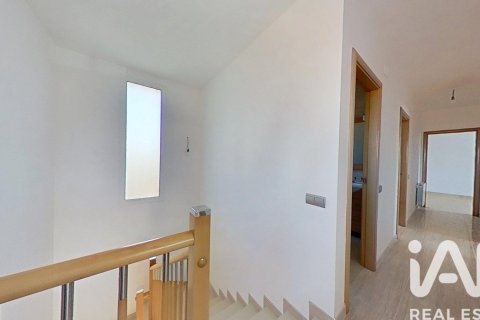 Сasa de 5 dormitorios en venta en Bellvei, Tarragona, Cataluña, Spain № 8394 - foto 15