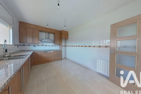 Сasa de 5 dormitorios en venta en Bellvei, Tarragona, Cataluña, Spain № 8394 - foto 17