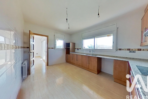 Сasa de 5 dormitorios en venta en Bellvei, Tarragona, Cataluña, Spain № 8394 - foto 16