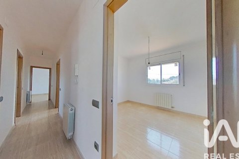 Сasa de 5 dormitorios en venta en Bellvei, Tarragona, Cataluña, Spain № 8394 - foto 14