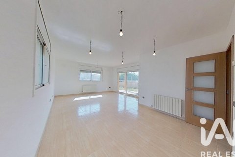 Сasa de 5 dormitorios en venta en Bellvei, Tarragona, Cataluña, Spain № 8394 - foto 18