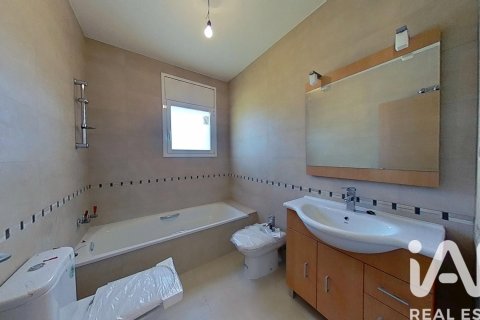 Сasa de 5 dormitorios en venta en Bellvei, Tarragona, Cataluña, Spain № 8394 - foto 11