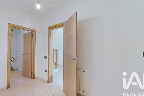 Сasa de 5 dormitorios en venta en Bellvei, Tarragona, Cataluña, Spain № 8394 - foto 26