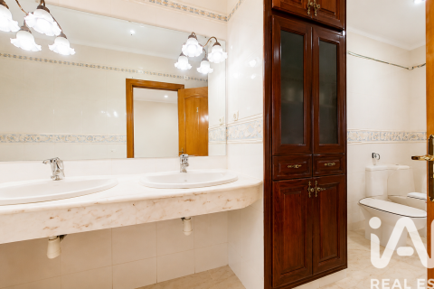 Купить дом в Эль-Вендрель, Испания с 3 спальни, 299м², № 8397 - фото 3