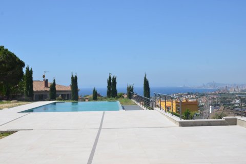 Villa de 7 dormitorios en venta en Teia, Barcelona, Cataluña, Spain № 1085 - foto 2