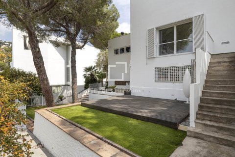 Снять в аренду виллу в Барселона, Испания с 5 спален, 392м², № 8773 - фото 2