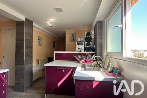 Apartamento de 3 dormitorios en venta en Barcelona, Cataluña, Spain № 8822 - foto 15