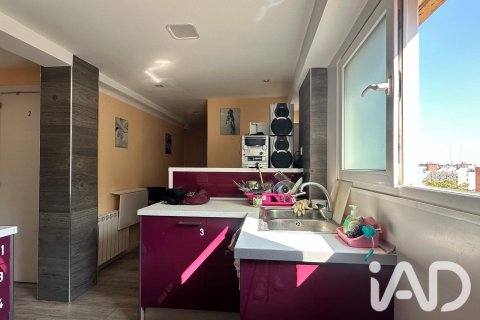 Apartamento de 3 dormitorios en venta en Barcelona, Cataluña, Spain № 8822 - foto 17