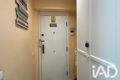 Apartamento de 3 dormitorios en venta en Barcelona, Cataluña, Spain № 8822 - foto 19