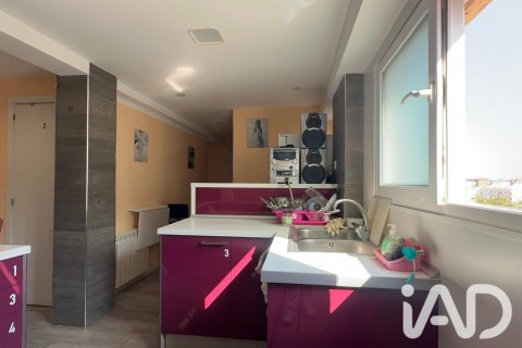 Apartamento de 3 dormitorios en venta en Barcelona, Cataluña, Spain № 8822 - foto 16