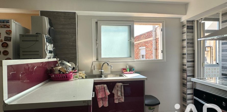 Apartamento de 3 dormitorios en venta en Barcelona, Cataluña, Spain № 8822