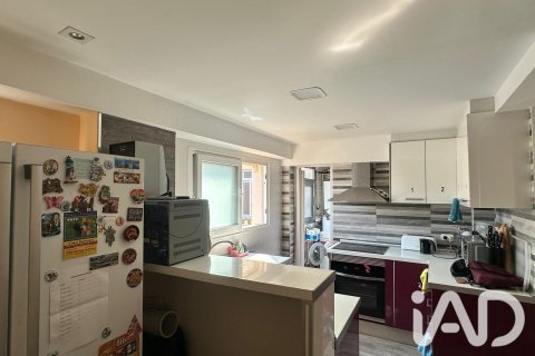 Apartamento de 3 dormitorios en venta en Barcelona, Cataluña, Spain № 8822 - foto 14