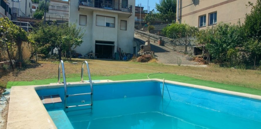 Villa de 3 dormitorios en venta en Sant Vicenc Dels Horts, Barcelona, Cataluña, Spain № 8821