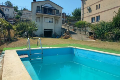 Villa de 3 dormitorios en venta en Sant Vicenc Dels Horts, Barcelona, Cataluña, Spain № 8821 - foto 6