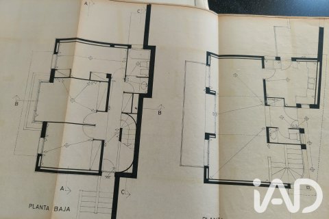 Villa de 3 dormitorios en venta en Sant Vicenc Dels Horts, Barcelona, Cataluña, Spain № 8821 - foto 2