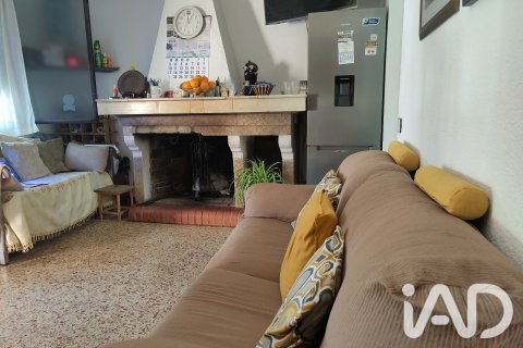 Villa de 3 dormitorios en venta en Sant Vicenc Dels Horts, Barcelona, Cataluña, Spain № 8821 - foto 26