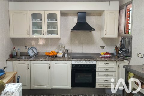 Villa de 3 dormitorios en venta en Sant Vicenc Dels Horts, Barcelona, Cataluña, Spain № 8821 - foto 25