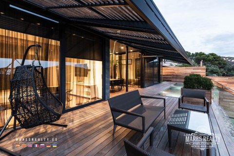 Villa de 6 dormitorios en venta en Lloret de Mar, Gerona, Cataluña, Spain № 991 - foto 18