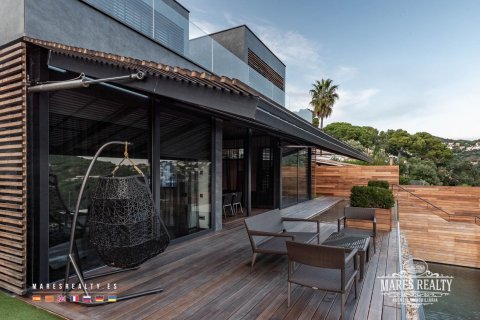 Villa de 6 dormitorios en venta en Lloret de Mar, Gerona, Cataluña, Spain № 991 - foto 17