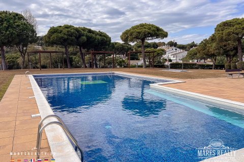 Villa de 4 dormitorios en venta en Tossa de Mar, Gerona, Cataluña, Spain № 994 - foto 4