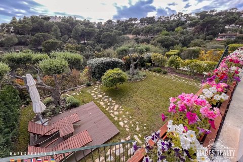 Villa de 4 dormitorios en venta en Tossa de Mar, Gerona, Cataluña, Spain № 994 - foto 10