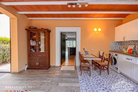 Villa de 4 dormitorios en venta en Tossa de Mar, Gerona, Cataluña, Spain № 994 - foto 13