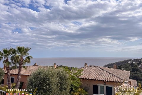 Villa de 4 dormitorios en venta en Tossa de Mar, Gerona, Cataluña, Spain № 994 - foto 7