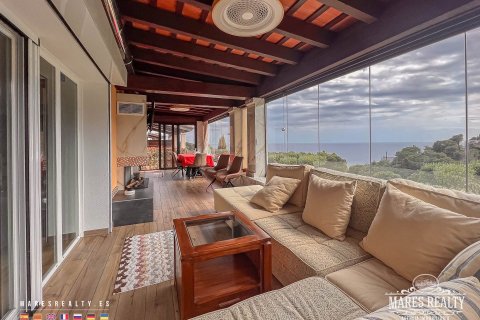 Villa de 4 dormitorios en venta en Tossa de Mar, Gerona, Cataluña, Spain № 994