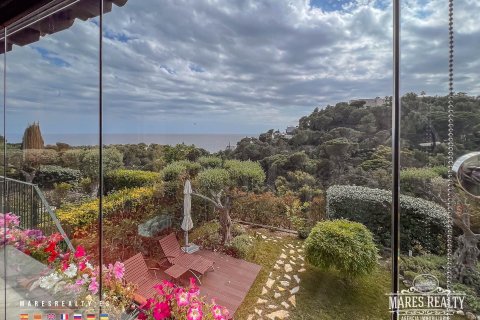 Villa de 4 dormitorios en venta en Tossa de Mar, Gerona, Cataluña, Spain № 994 - foto 6