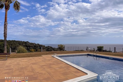 Villa de 4 dormitorios en venta en Tossa de Mar, Gerona, Cataluña, Spain № 994 - foto 2