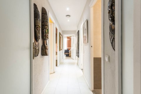 Apartamento de 4 dormitorios en venta en Barcelona, Cataluña, Spain № 7143 - foto 18