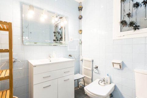 Apartamento de 4 dormitorios en venta en Barcelona, Cataluña, Spain № 7143 - foto 20