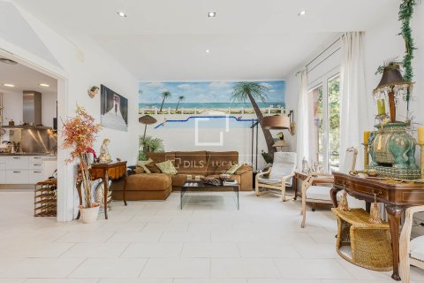 Apartamento de 4 dormitorios en venta en Barcelona, Cataluña, Spain № 7143 - foto 27