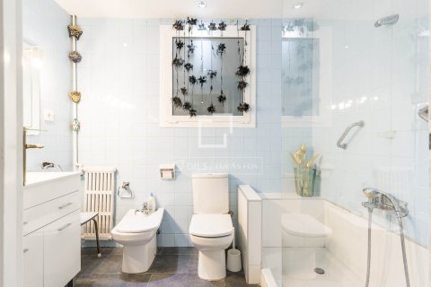 Apartamento de 4 dormitorios en venta en Barcelona, Cataluña, Spain № 7143 - foto 6