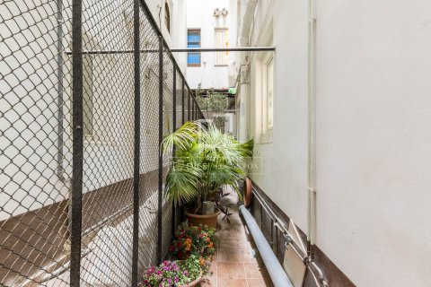 Apartamento de 4 dormitorios en venta en Barcelona, Cataluña, Spain № 7143 - foto 7