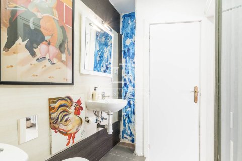 Apartamento de 4 dormitorios en venta en Barcelona, Cataluña, Spain № 7143 - foto 4